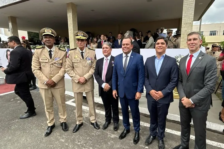 Filho de Brumado, João Bonfim é homenageado com Medalha de Mérito da PM-BA