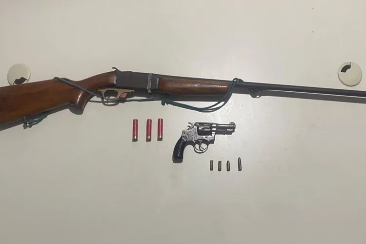 Rondesp apreende armas e munições após denúncia de tiros em Bom Jesus da Lapa