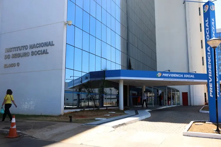 AGU obriga autor de feminicídio a ressarcir pensão do INSS