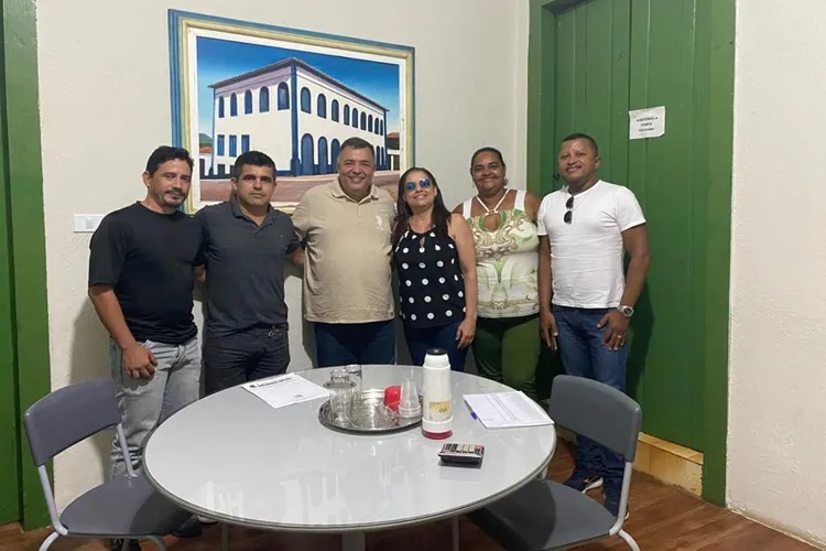 Professores conquistam direitos e reajustes em 2024 em Livramento de Nossa Senhora