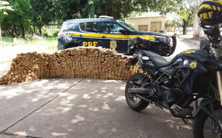Polícia apreende uma tonelada de maconha dentro de camas