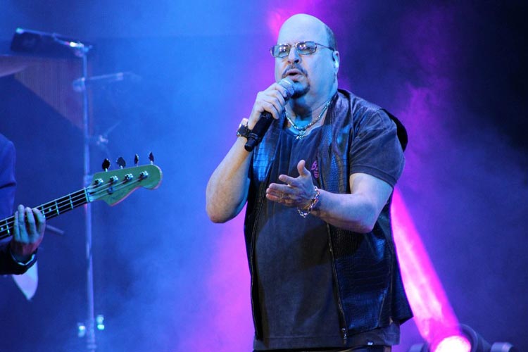 Paulinho, vocalista do Roupa Nova, morre aos 68 anos após contrair Covid-19