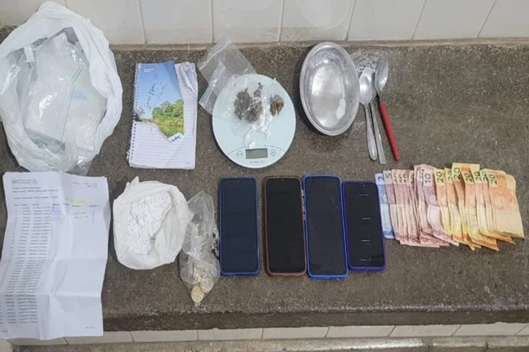 Operação Sudoeste Seguro apreende drogas e cumpre mandado de prisão em Brumado