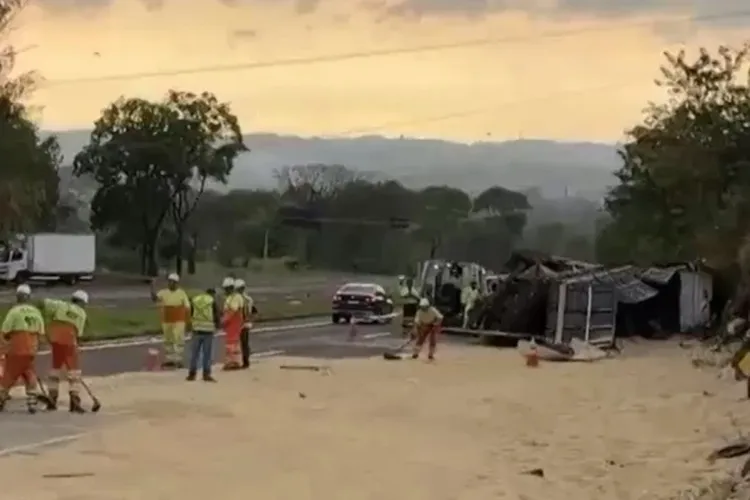 Bebê de 7 meses morre após ser arremessado de caminhão na BR-369 em Ibiporã
