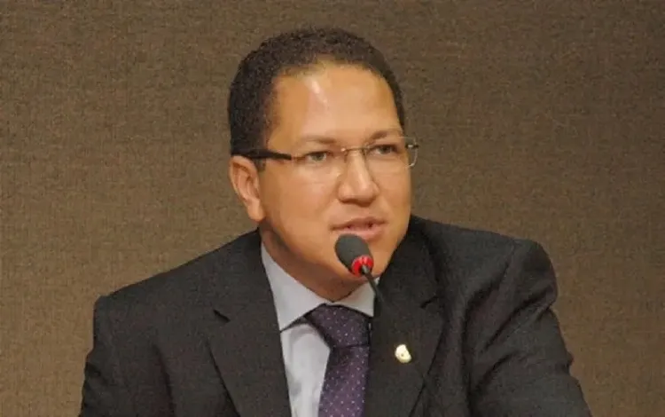 Folha salarial da gestão de Itabuna tem nomes de pessoas do exterior