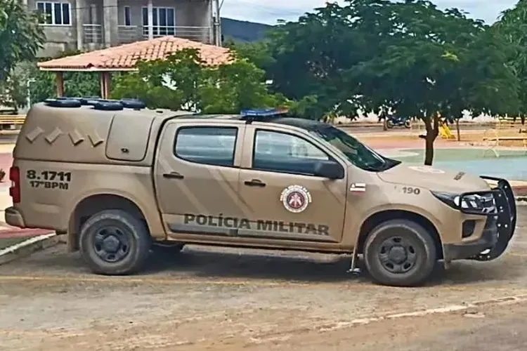Homem com histórico de furtos tenta fugir da PM, mas acaba preso em Guanambi