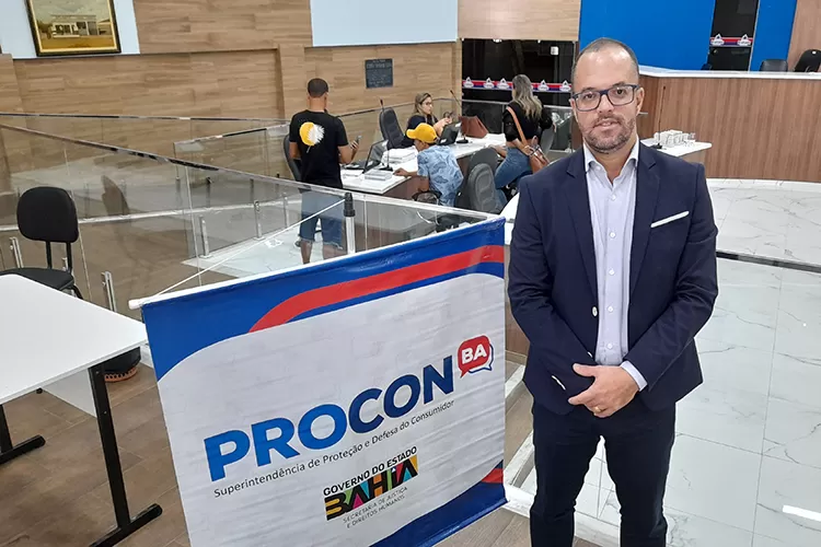 Procon Bahia renegocia dívidas de contas de água, luz e telefone em Brumado