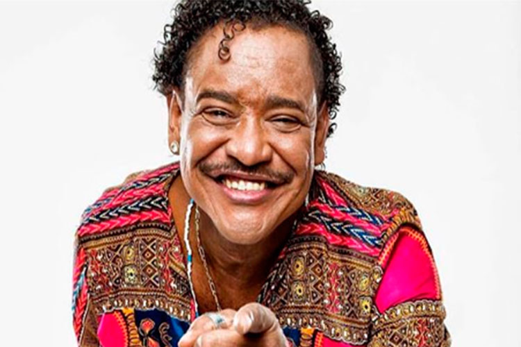 Cantor do Tchan cai em assalto e é hospitalizado em São Paulo