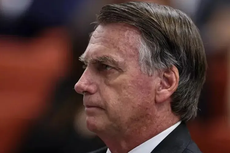 Defesa de Jair Bolsonaro pede ao STF autorização para cirurgia no ombro