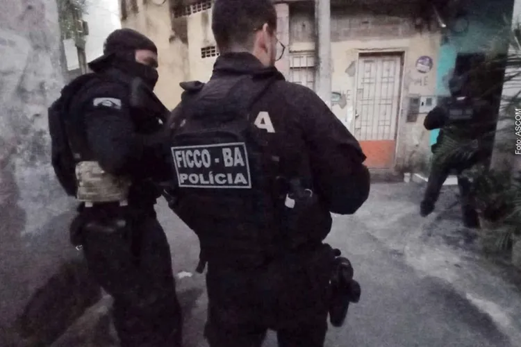 FICCO Bahia, PM e PC alcançam líder de facção foragido do presídio de Jequié