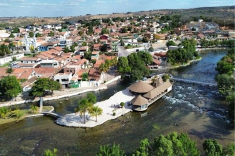 MP recomenda redução de servidores comissionados na Câmara de Correntina