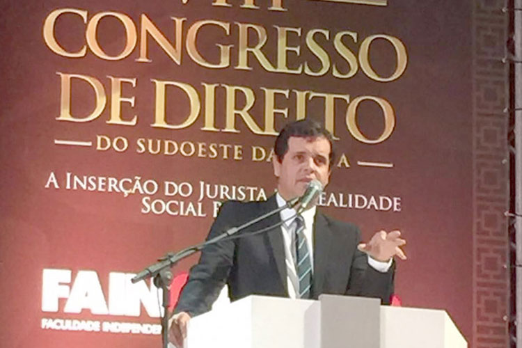 Título Doutor Honoris Causa é concedido a professor da Uneb de Brumado