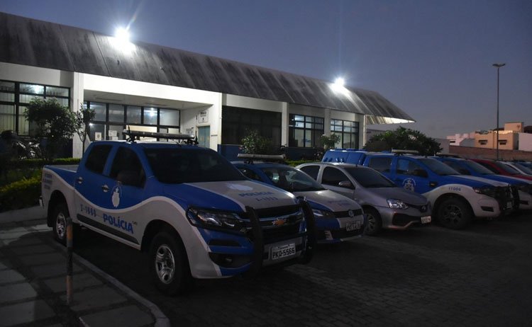 Conquista: Cegos são agredidos por ambulante após reclamarem de barracas colocadas sobre piso tátil