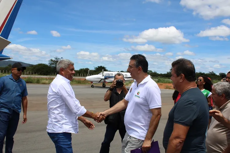 Paramirim: Prefeito recepciona governador e exalta ações do Estado no município 