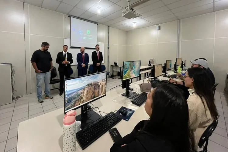 Investigadores de Vitória da Conquista, Guanambi e Brumado recebem treinamento de IA