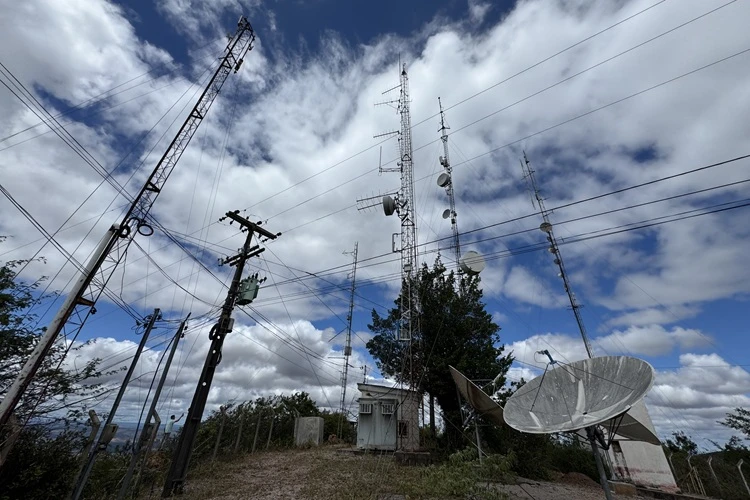 Tempestades afetam sinais de rádio, TV e internet em Brumado