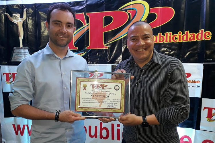 Brumado: Empresário Fabrício Abrantes, da A4 Veículos, é contemplado com o prêmio Destaque do Ano