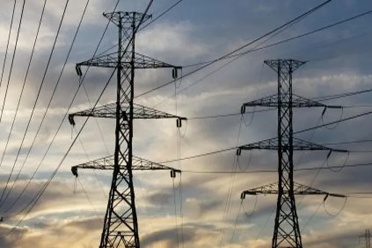 Aneel mantém bandeira vermelha para julho, com cobrança extra