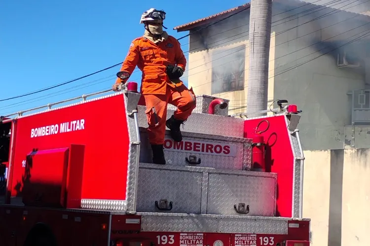 Guanambi: Apesar do susto, moradores escapam ilesos de incêndio em residência