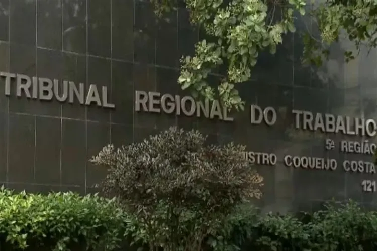 Gestante demitida por justa causa apresentou seis atestados falsos