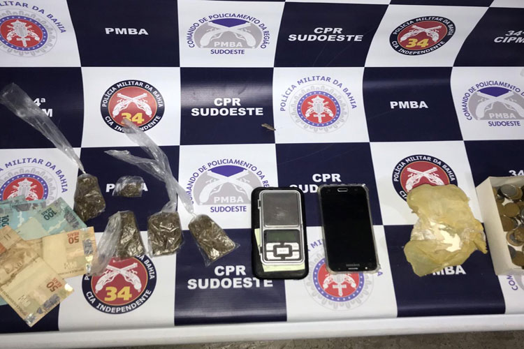 Homem é detido com drogas no Bairro Jardim de Alah em Brumado