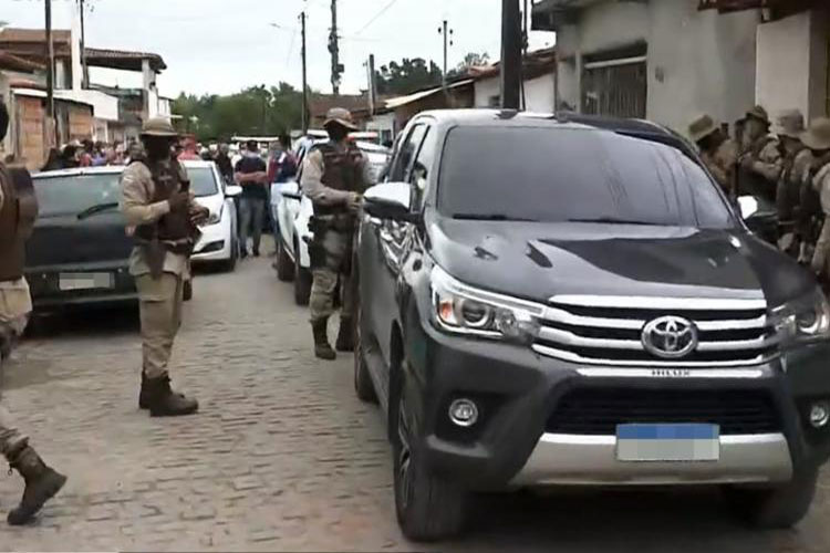 Prefeito de São Gonçalo dos Campos promove festa junina e é preso após confusão com a PM