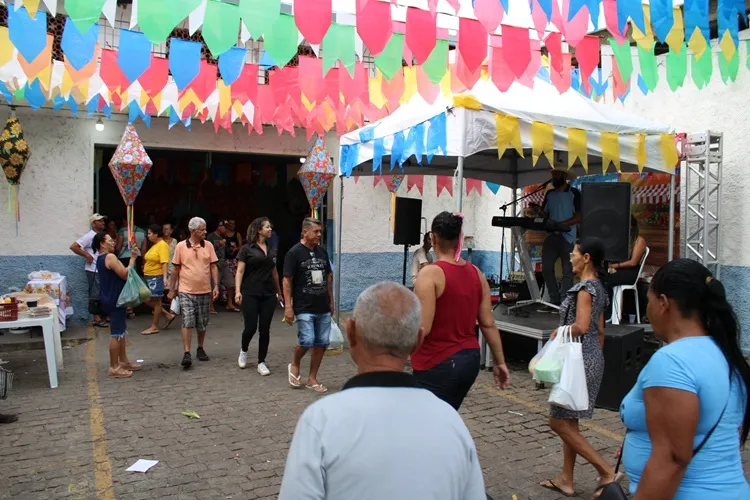 Brumado: Forró na Feira contagia feirantes e consumidores no Mercado Municipal
