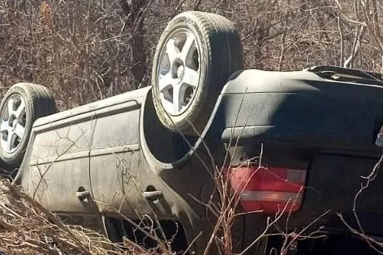 Secretária de Sebastião Laranjeiras perde controle de veículo e cai em ribanceira