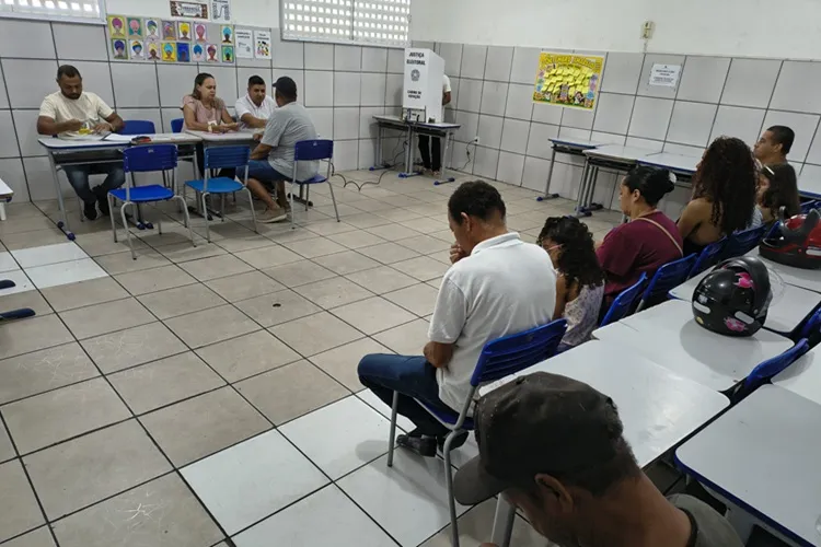 Com mais de 50 mil eleitores, brumadenses madrugam para exercer a cidadania