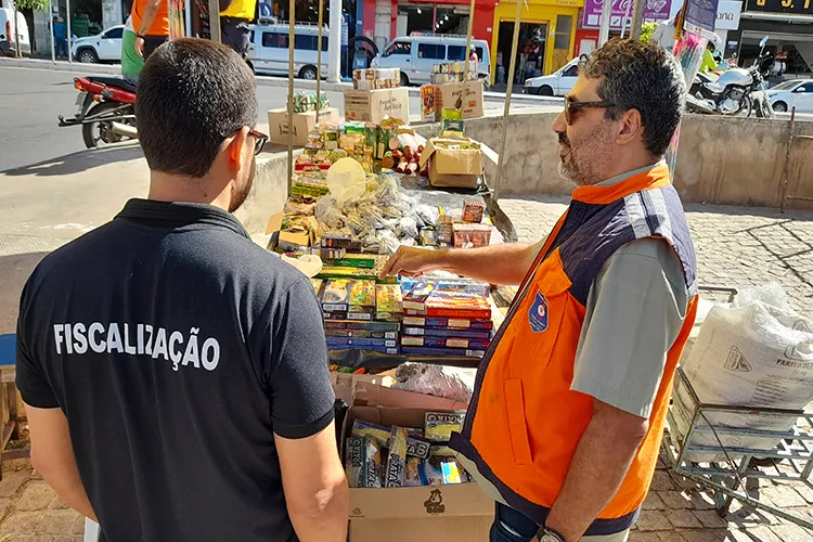 Brumado: Ambulantes revoltados com proibição de venda de fogos no Mercado Municipal