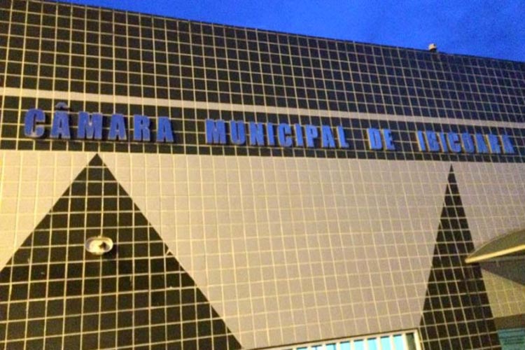 Ex-presidente da Câmara de Ibicoara é multado em R$ 3 mil e terá que ressarcir R$ 19 mil aos cofres municipais