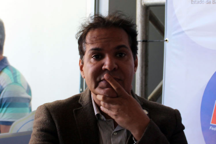 Bom Jesus da Lapa: Prefeito Eures Ribeiro é multado em R$ 6 mil