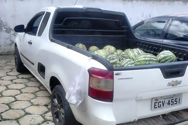 Vendedor de melancias é preso acusado de traficar drogas na feira livre de Licínio de Almeida
