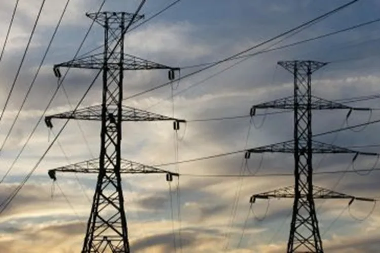 Conta de luz: Governo vai cobrar mais da classe média para isentar a baixa renda