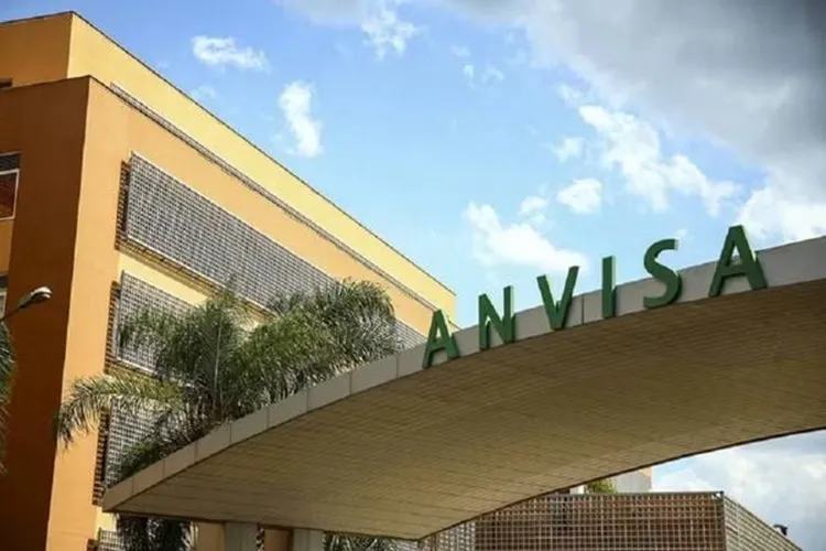 Anvisa manda recolher antibiótico após identificar fragmento de vidro em frasco