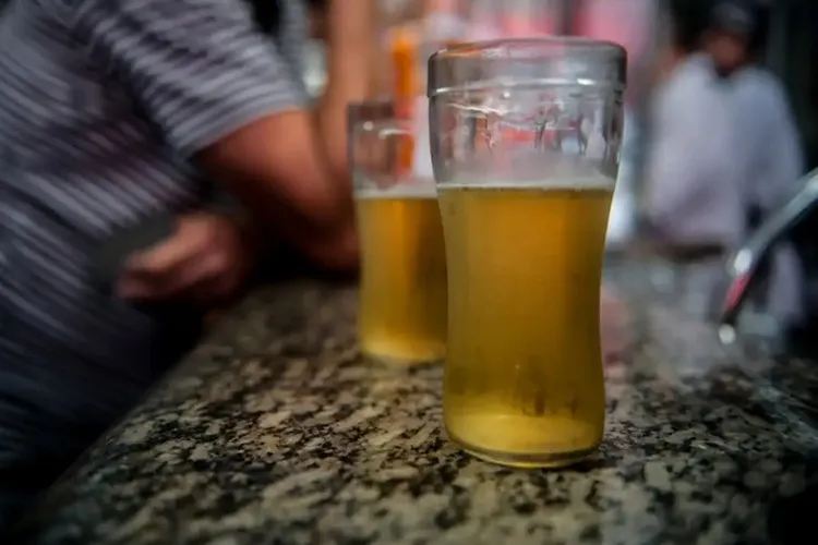 Álcool e cigarro podem causar cegueira, alertam especialistas