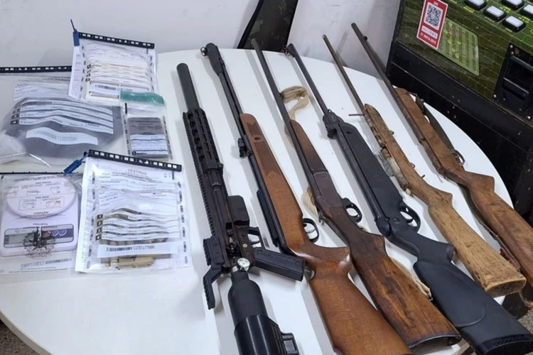 Operação Lagoa Blindada prende quatro pessoas apreende drogas e armas em Iraquara