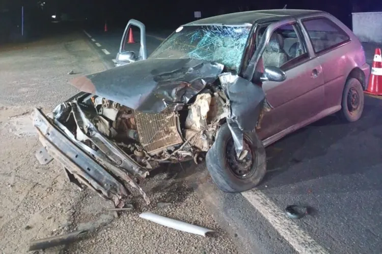 Acidente entre carro e motocicleta mata uma pessoa na BR-030 em Caetité