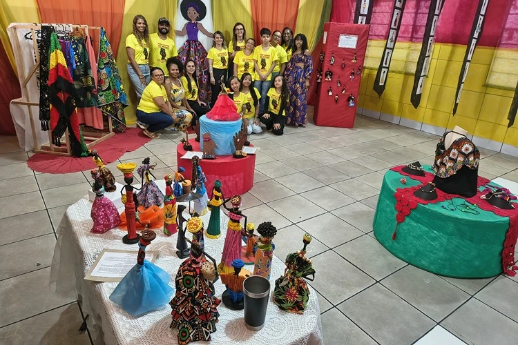 Brumado: Escola promove o projeto 'Consciência Negra, Meu Lugar No Mundo'