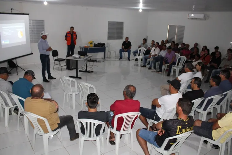 Prefeito debate planos de ações de convivência com a seca em Malhada de Pedras