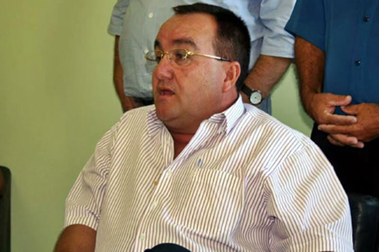 Candiba: Justiça Federal nega liminar para punir prefeito que furou fila de vacinação da Covid-19