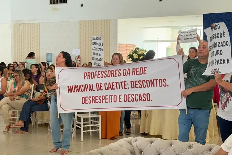 Caetité: Prefeitura faz descontos sem justificativa e provoca repúdio dos professores 