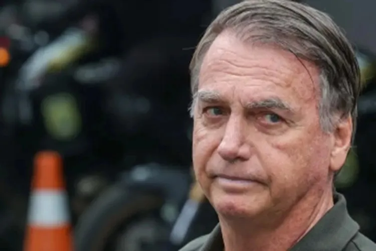 Alexandre de Moraes autoriza prisão domiciliar para Jair Bolsonaro