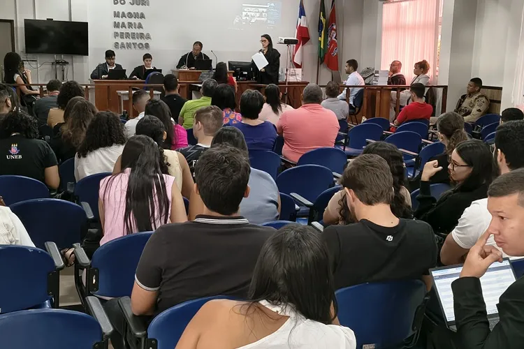 Brumado: Vítima chama agressor de 'amoroso' e júri desclassifica tentativa de feminicídio