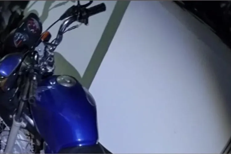 Moto adulterada é apreendida após condutor furar sinal vermelho em Barra da Estiva