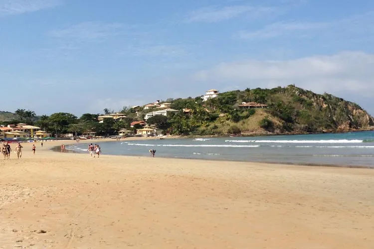 CCJ se prepara para votar PEC que permite venda de terrenos em praias