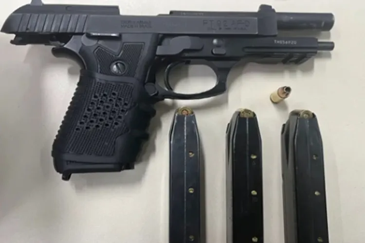 Salvador: Homem é preso fingindo ser policial penal em carro adulterado