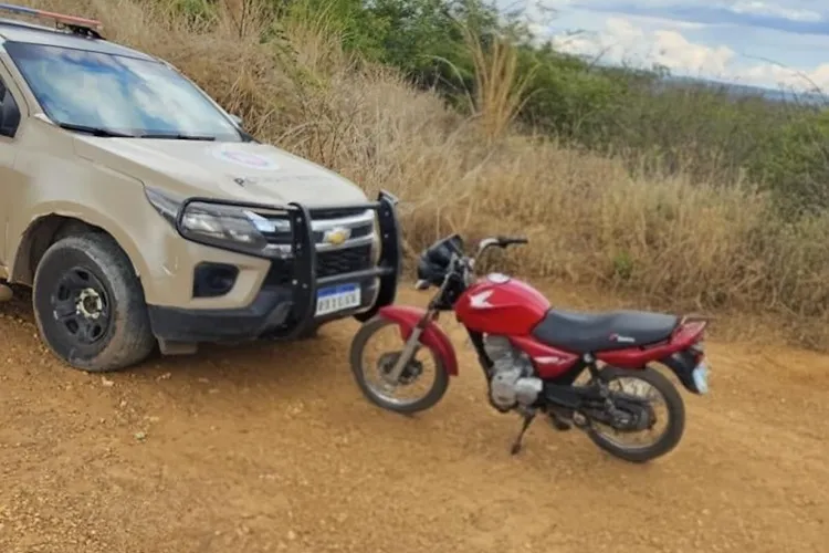 94ª CIPM recupera moto furtada e apreende drogas no município de Caetité