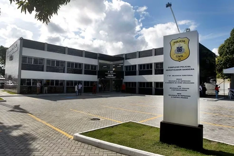 Homem morre após ser linchado por moradores em condomínio de Feira de Santana