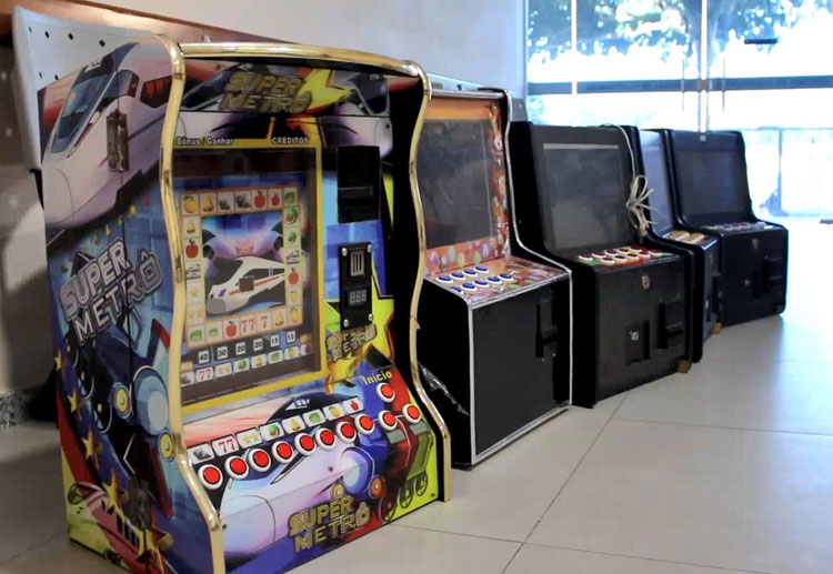 Vitória da Conquista: Comerciante é detido após polícia achar caça-níqueis em estabelecimento